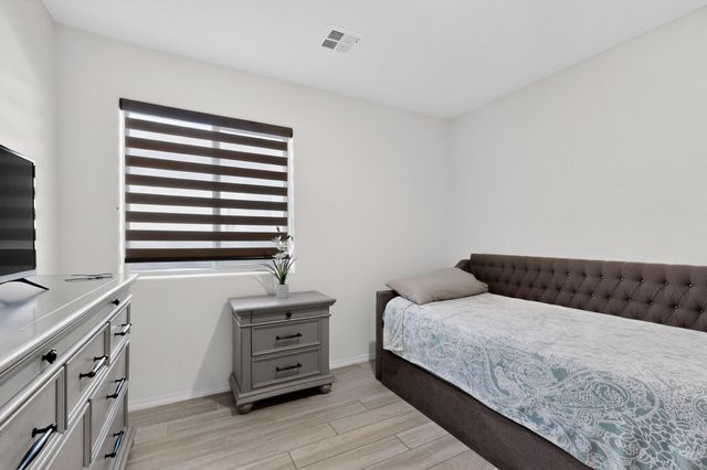 1702 Adelaide Lane, Belen, NM 87002