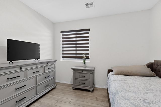 1702 Adelaide Lane, Belen, NM 87002