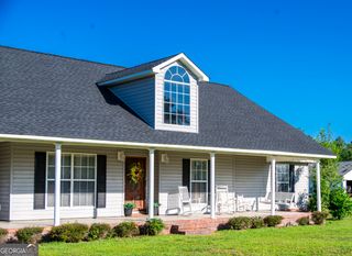 5625 Wooddell Drive, Waycross, GA 31503