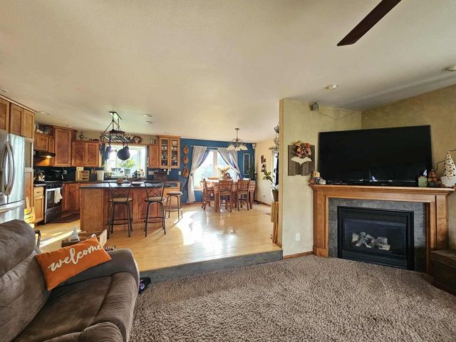 213632 COZY LANE, Stratford, WI 54484