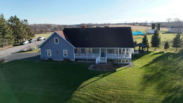 213632 COZY LANE, Stratford, WI 54484