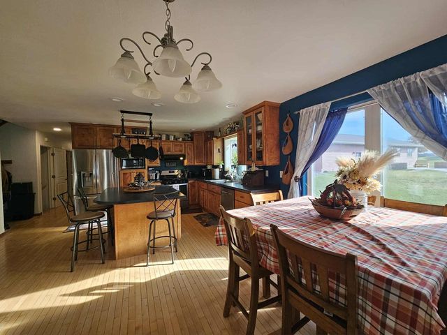 213632 COZY LANE, Stratford, WI 54484