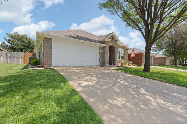 8436 Hawks Nest Drive, Fort Worth, TX 76131