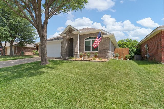 8436 Hawks Nest Drive, Fort Worth, TX 76131