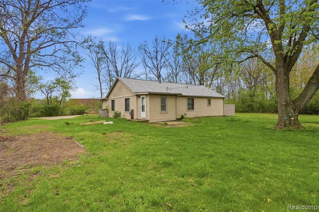 20052 Pine Street, Brownstown, MI 48183