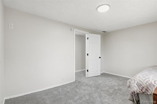 20052 Pine Street, Brownstown, MI 48183