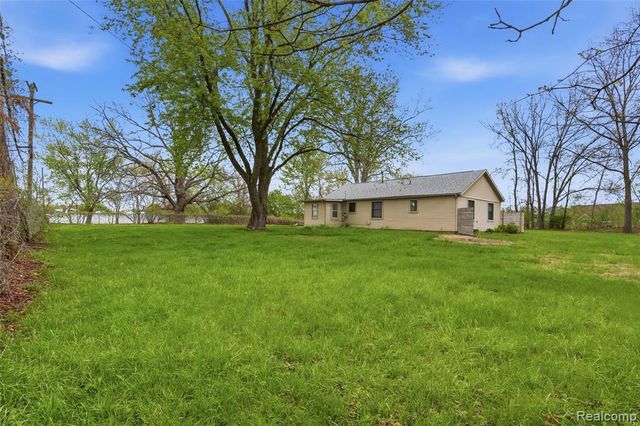 20052 Pine Street, Brownstown, MI 48183