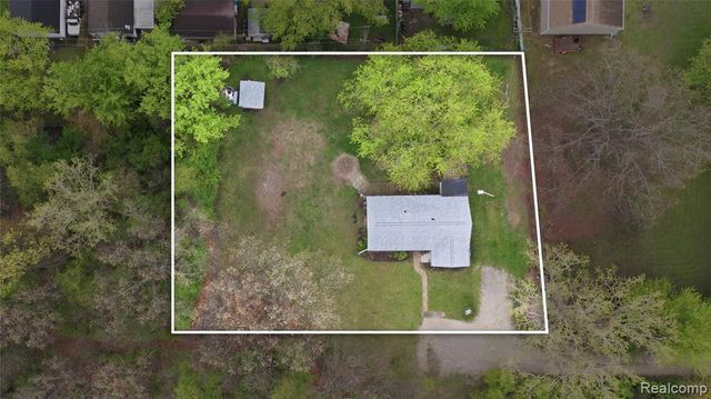 20052 Pine Street, Brownstown, MI 48183