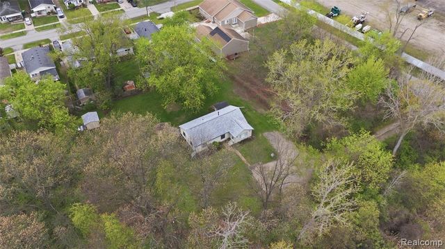 20052 Pine Street, Brownstown, MI 48183