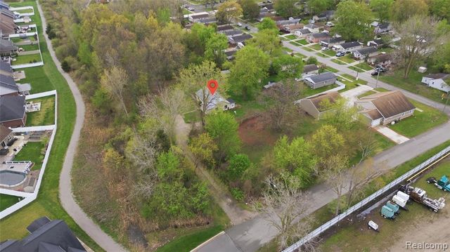 20052 Pine Street, Brownstown, MI 48183