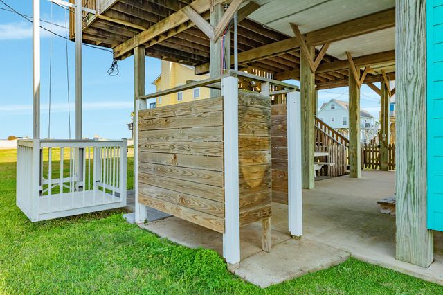 13214 Jolly Roger Drive, Freeport, TX 77541