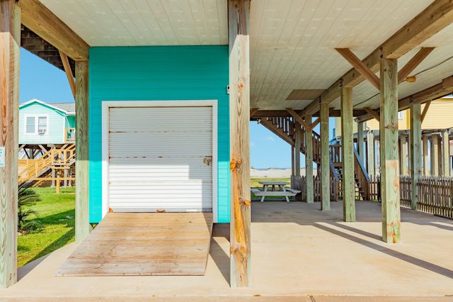 13214 Jolly Roger Drive, Freeport, TX 77541