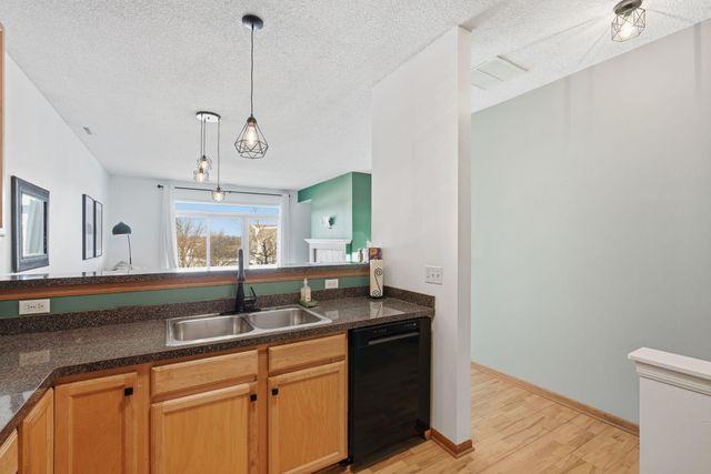 849 Providence Drive, Shakopee, MN 55379