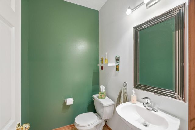 849 Providence Drive, Shakopee, MN 55379