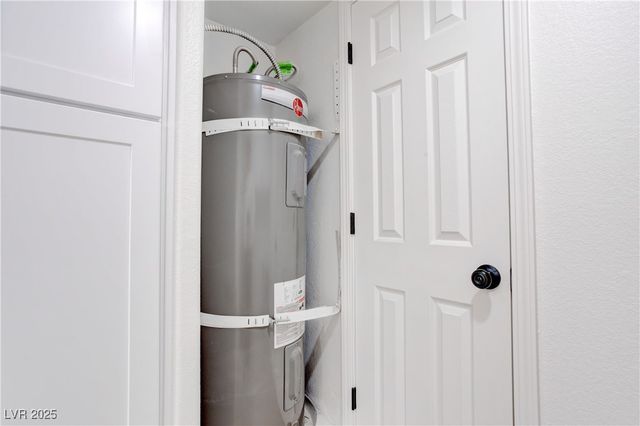 5792 Ambassador Avenue 102, Las Vegas, NV 89122