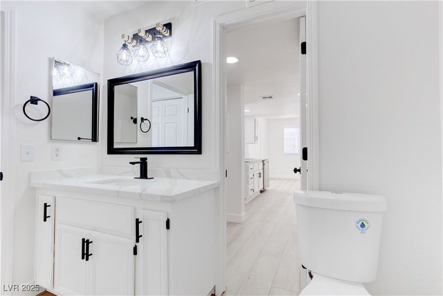 5792 Ambassador Avenue 102, Las Vegas, NV 89122