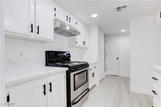 5792 Ambassador Avenue 102, Las Vegas, NV 89122