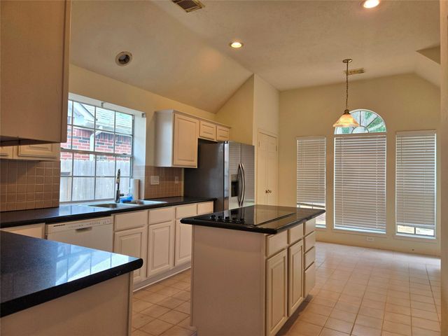 4515 Oak Valley Drive, Missouri City, TX 77459