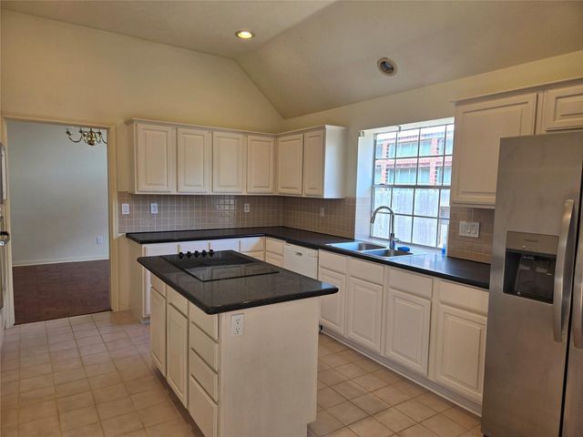 4515 Oak Valley Drive, Missouri City, TX 77459