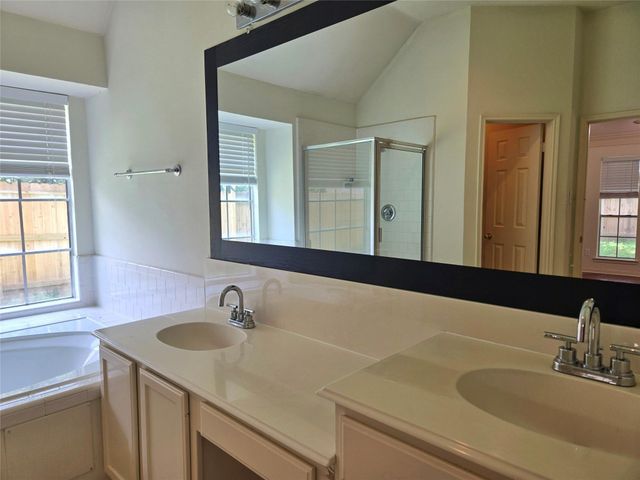 4515 Oak Valley Drive, Missouri City, TX 77459