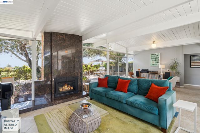 5842 Highwood Rd, Castro Valley, CA 94552