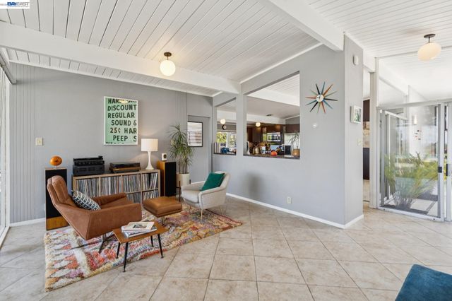 5842 Highwood Rd, Castro Valley, CA 94552