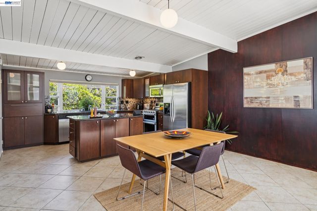 5842 Highwood Rd, Castro Valley, CA 94552