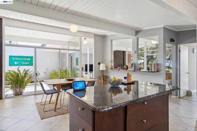 5842 Highwood Rd, Castro Valley, CA 94552