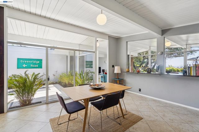 5842 Highwood Rd, Castro Valley, CA 94552