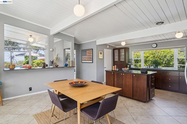 5842 Highwood Rd, Castro Valley, CA 94552