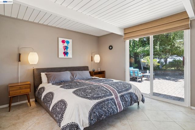 5842 Highwood Rd, Castro Valley, CA 94552