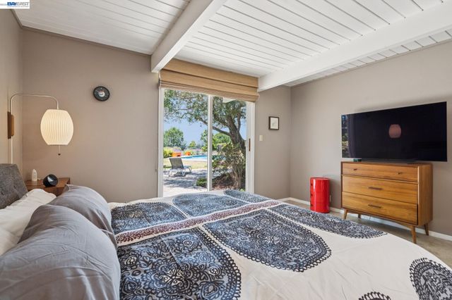 5842 Highwood Rd, Castro Valley, CA 94552