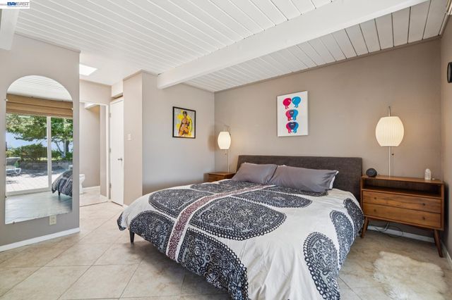 5842 Highwood Rd, Castro Valley, CA 94552