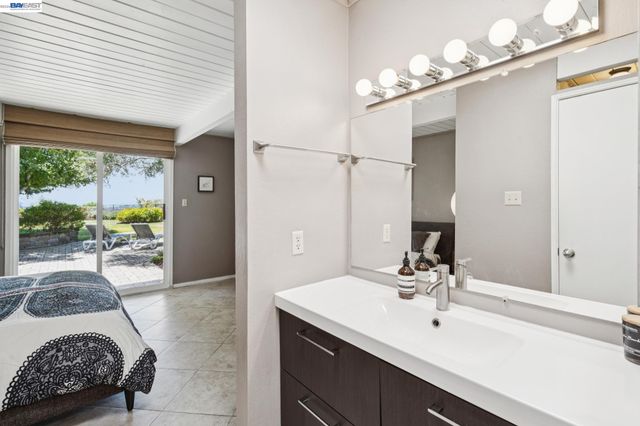 5842 Highwood Rd, Castro Valley, CA 94552