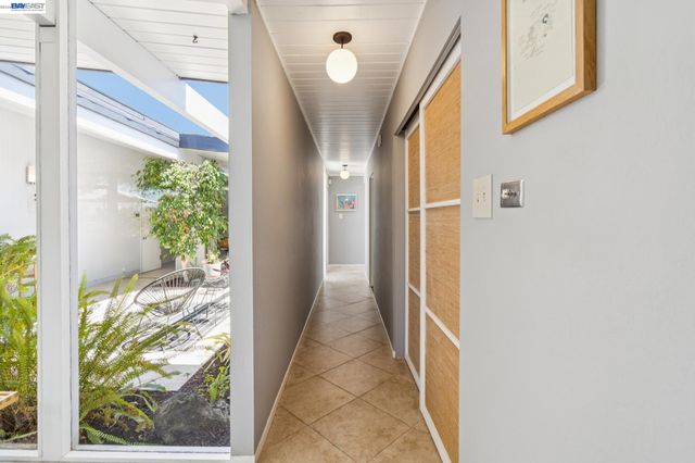 5842 Highwood Rd, Castro Valley, CA 94552