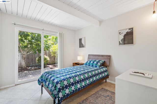5842 Highwood Rd, Castro Valley, CA 94552