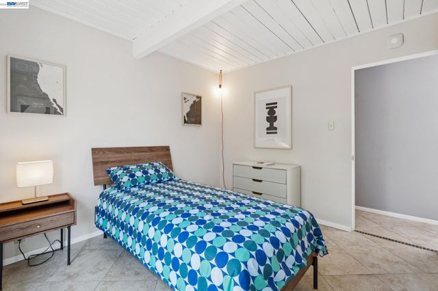 5842 Highwood Rd, Castro Valley, CA 94552