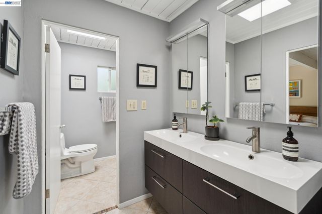 5842 Highwood Rd, Castro Valley, CA 94552
