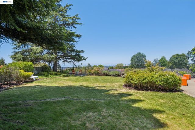 5842 Highwood Rd, Castro Valley, CA 94552