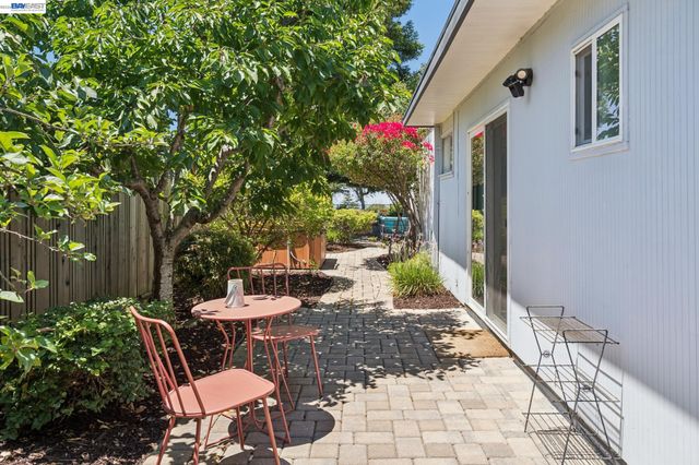 5842 Highwood Rd, Castro Valley, CA 94552