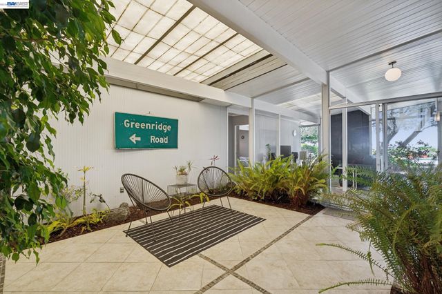 5842 Highwood Rd, Castro Valley, CA 94552