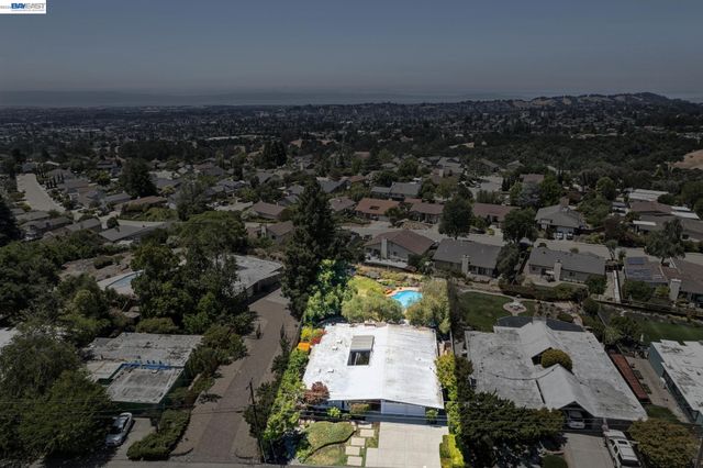 5842 Highwood Rd, Castro Valley, CA 94552