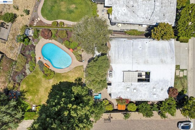 5842 Highwood Rd, Castro Valley, CA 94552