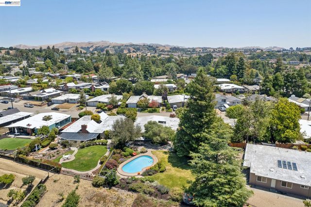 5842 Highwood Rd, Castro Valley, CA 94552