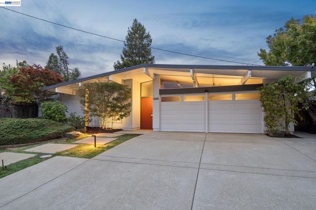5842 Highwood Rd, Castro Valley, CA 94552