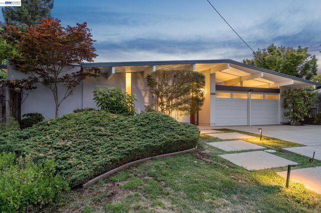 5842 Highwood Rd, Castro Valley, CA 94552