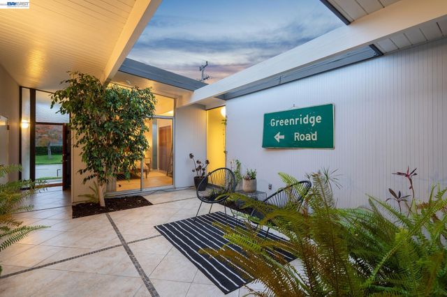 5842 Highwood Rd, Castro Valley, CA 94552