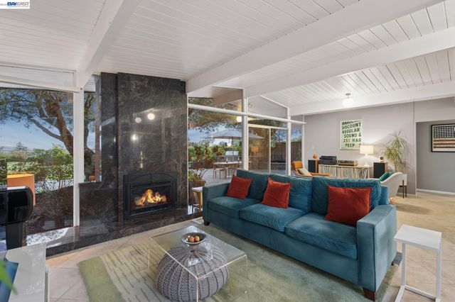 5842 Highwood Rd, Castro Valley, CA 94552