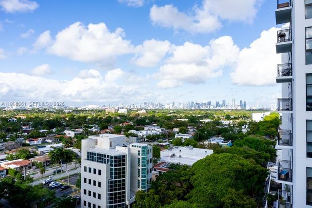 3180 SW 22nd Ter 1205, Miami, FL 33145