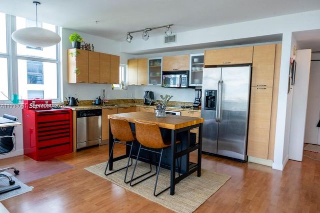 3180 SW 22nd Ter 1205, Miami, FL 33145